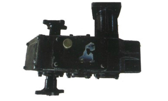 輪式扒渣機(jī)分動箱 輪式扒渣機(jī)分動箱